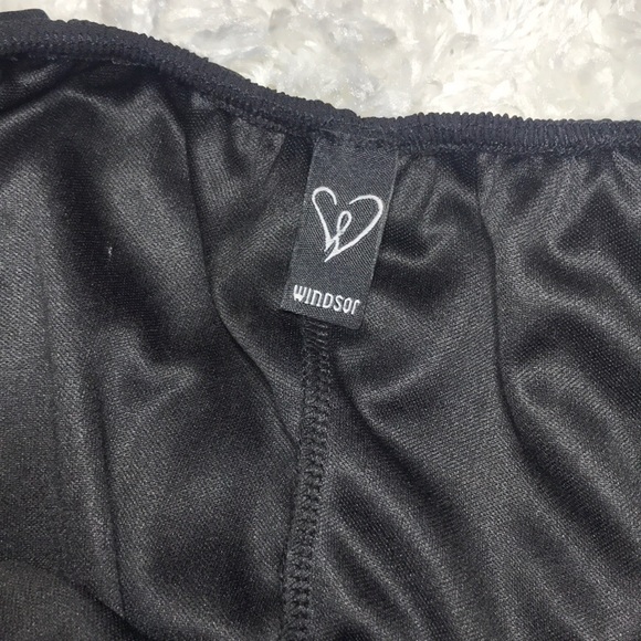 ✨Super cute Windsor ruffled crop top - Picture 4 of 5